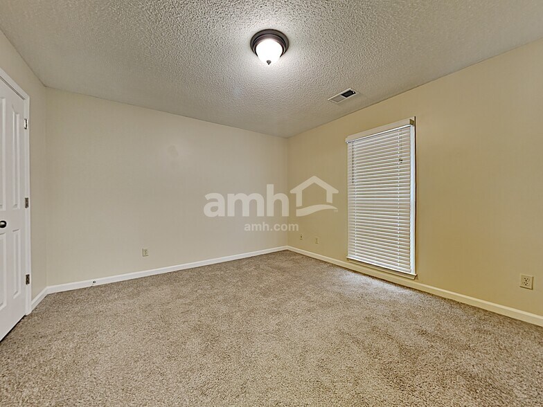 Building Photo - 1494 Appling Wood Cove S