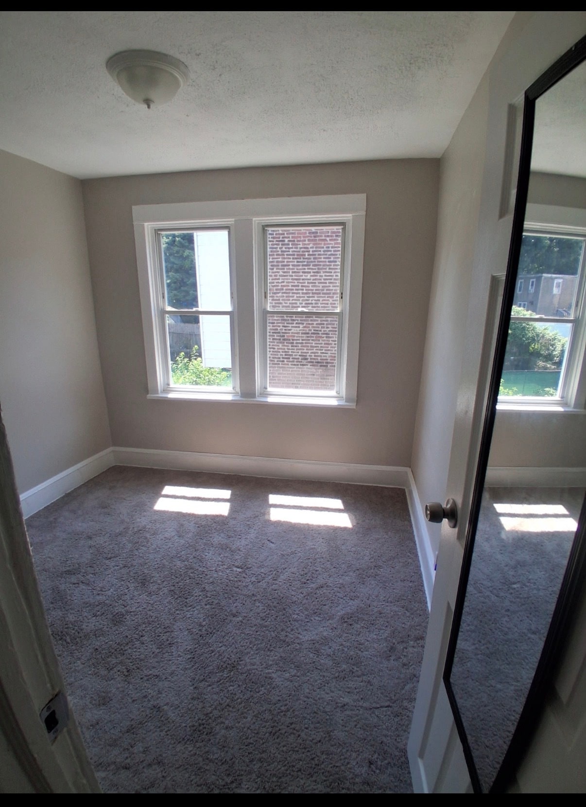 Building Photo - 538 Clifton Ave