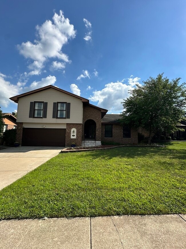 Building Photo - 567 Lorelei Dr