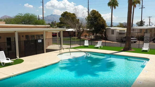 Building Photo - 4315 N Flowing Wells Rd