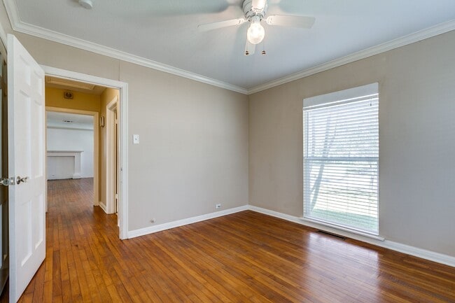 Building Photo - 2-BEDROOM TERRELL HEIGHTS COTTAGE