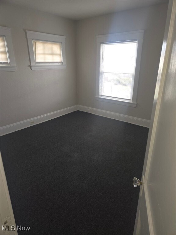 Building Photo - 10002 Parkview Ave