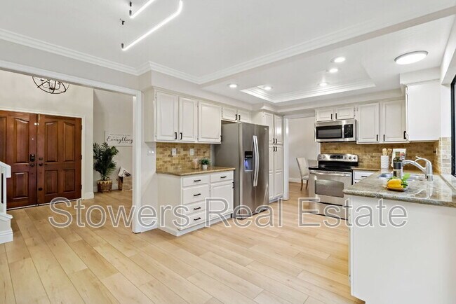 Building Photo - 17716 Columbia Dr