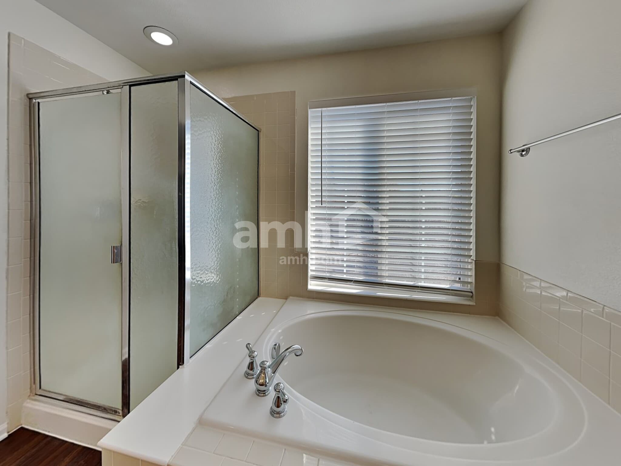 Building Photo - 485 Winebrook Way