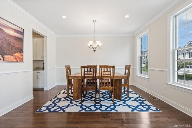 Building Photo - 19 Dennis Ln