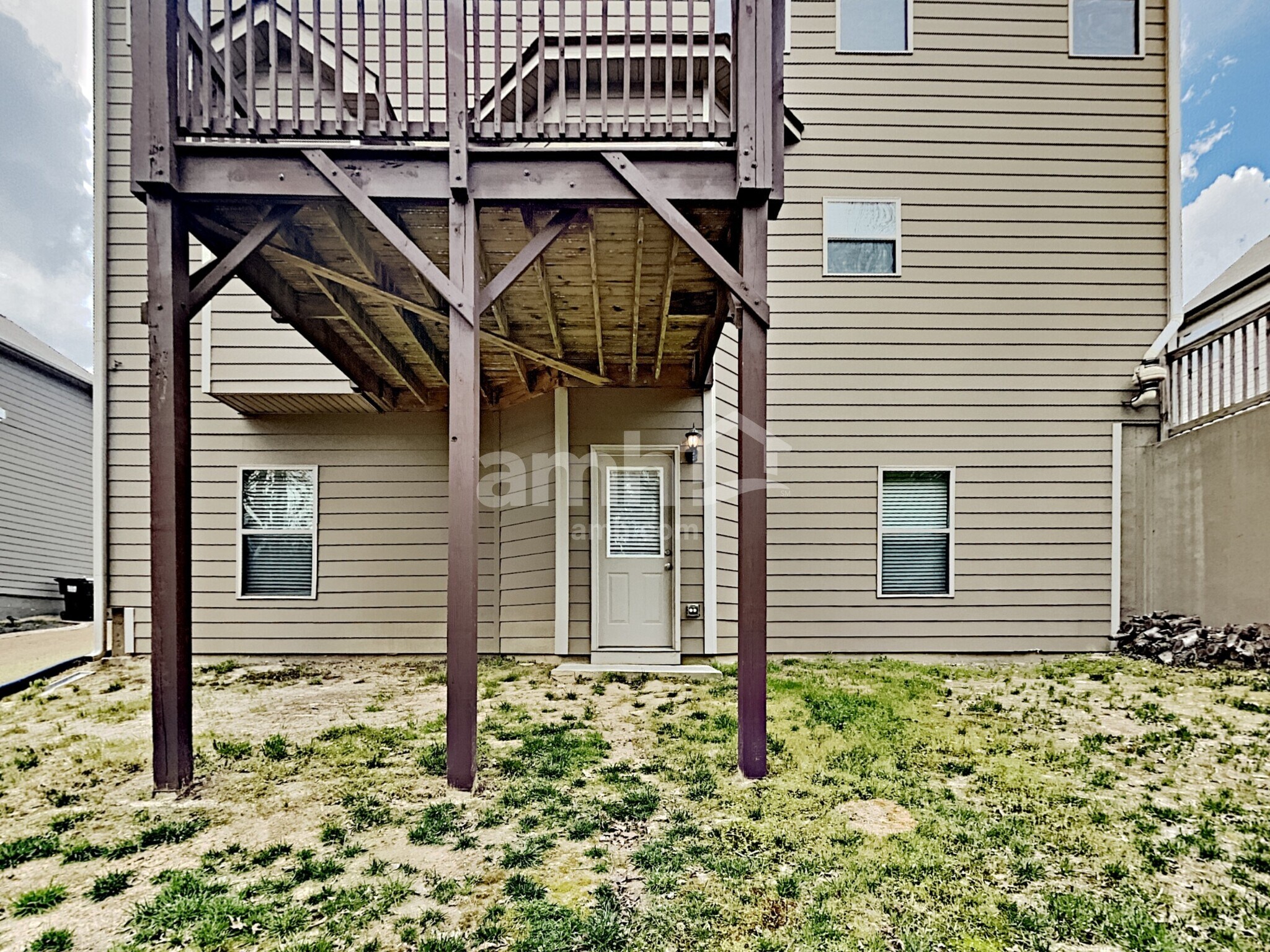 Building Photo - 402 Cleburne Pl