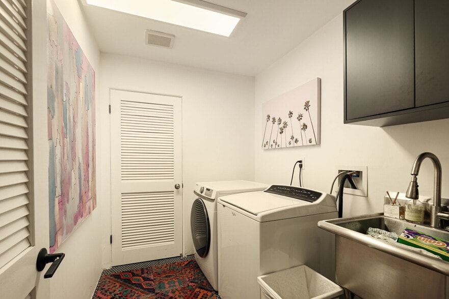 Building Photo - 610 9th St