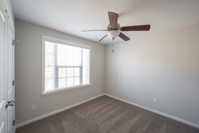 Building Photo - 7311 San Vista Dr