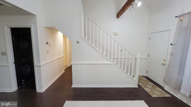Building Photo - 115 Deer Hill Ct