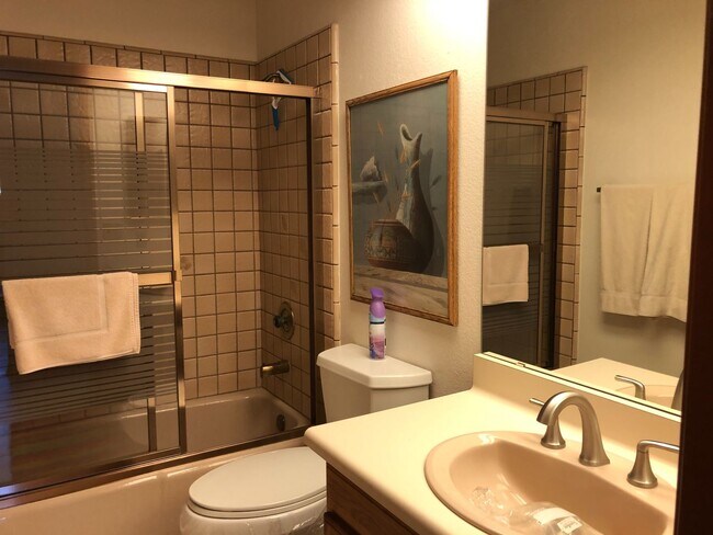 Building Photo - Manor 683 - Seasonal