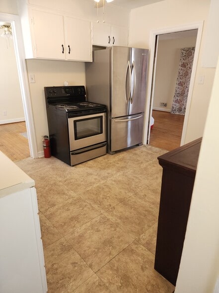 Building Photo - 3843 Plantation Rd NE