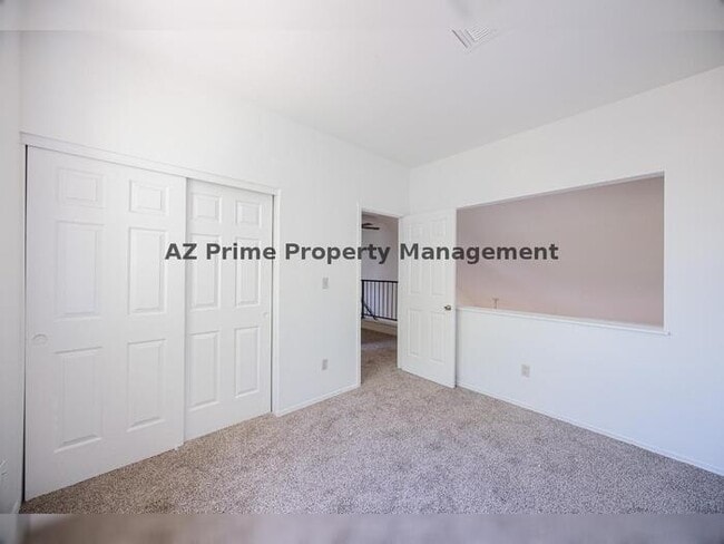 Building Photo - 489 W Carmen St