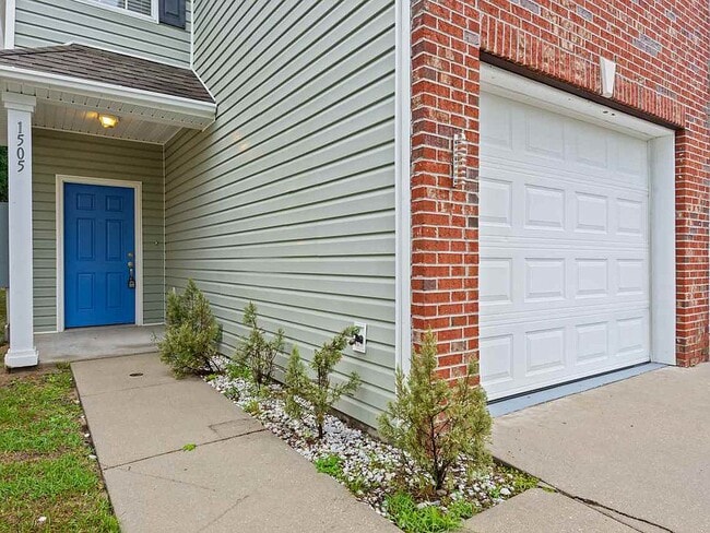 Primary Photo - 1505 Crescent Hills Dr