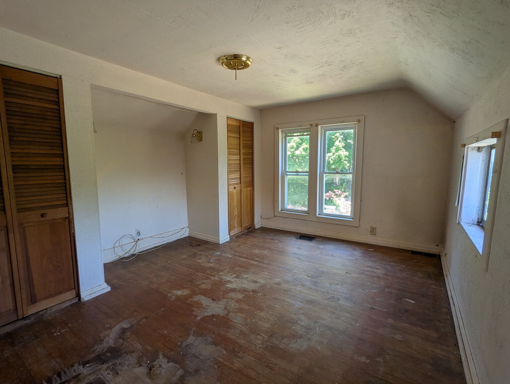 Building Photo - 417 W Nelson St