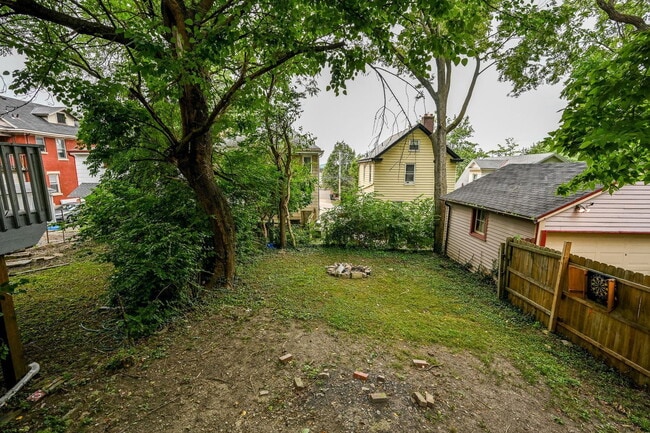 Building Photo - 2535 Vestry Ave