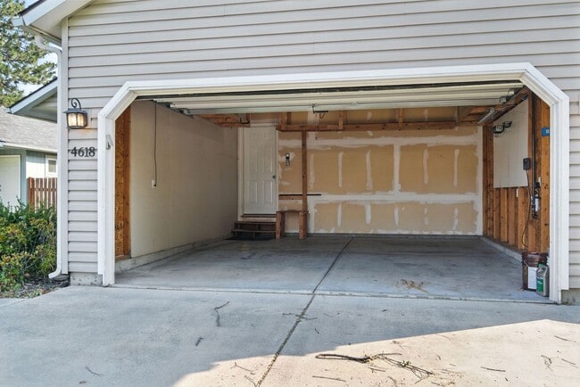 Building Photo - Charming 3 Bedroom Spokane Valley Home – A...