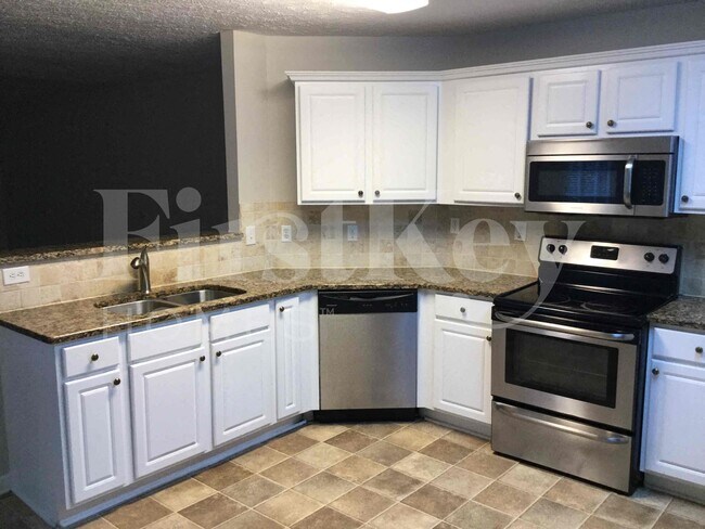 Building Photo - 162 Olympic Dr