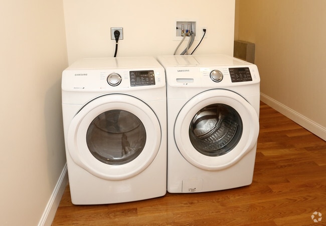 Laundry - 475 Massachusetts Ave