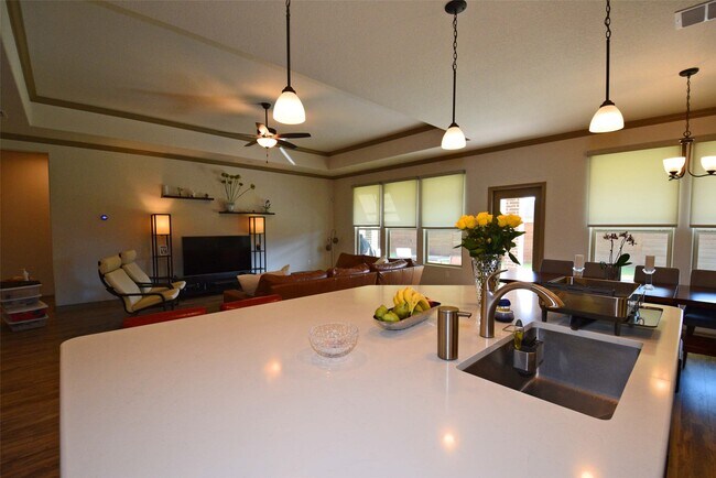 Building Photo - 8158 Luz de Luna St