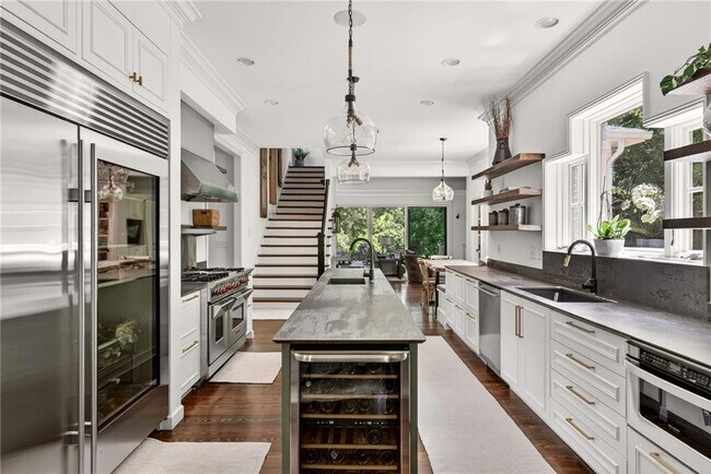 Building Photo - 3669 Cochise Dr SE