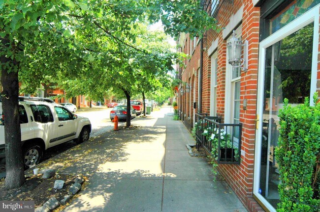 Building Photo - 706 S Bond St