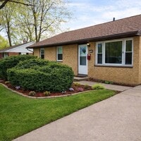 Building Photo - 1505 Holly Hill Dr