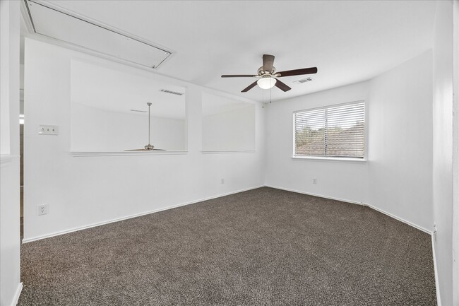 Building Photo - 2414 Kenbridge Dr