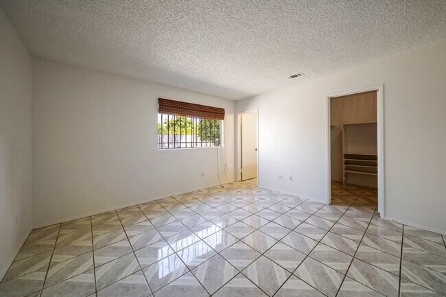 Building Photo - Charming 3 bedroom 2 bath in Escondido!