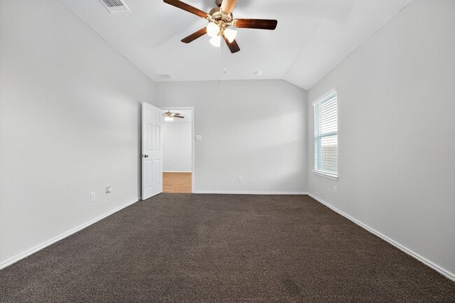 Building Photo - FOR LEASE – BRAND NEW 3 BED HOME IN JARRELL, TX!