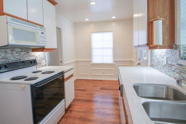 Building Photo - Remodeled 3-Bed Charmer Steps from Ventura Blvd