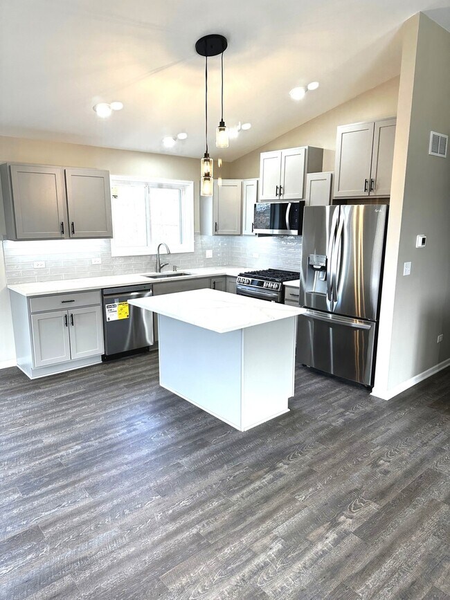 Building Photo - 317 Buena Terrace