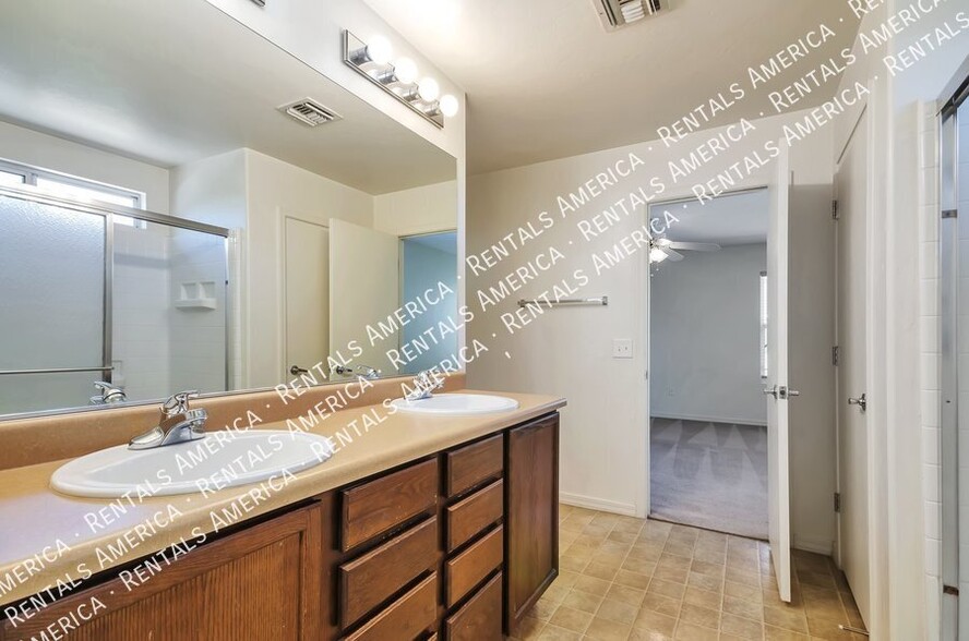 Building Photo - 2834 W Duskywing Dr