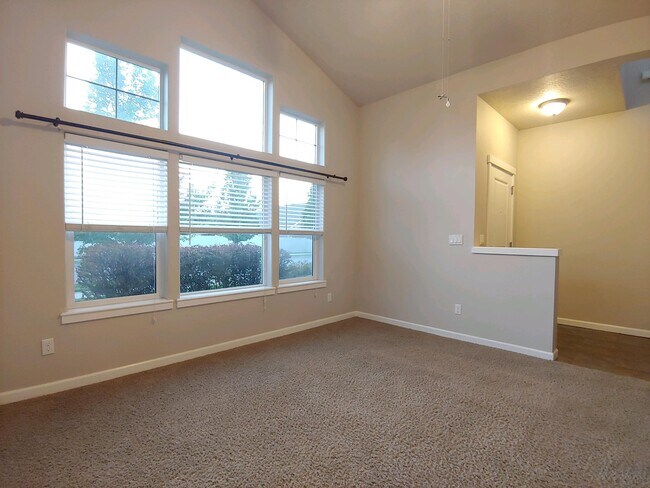 Building Photo - 1826 N Meyers Rd