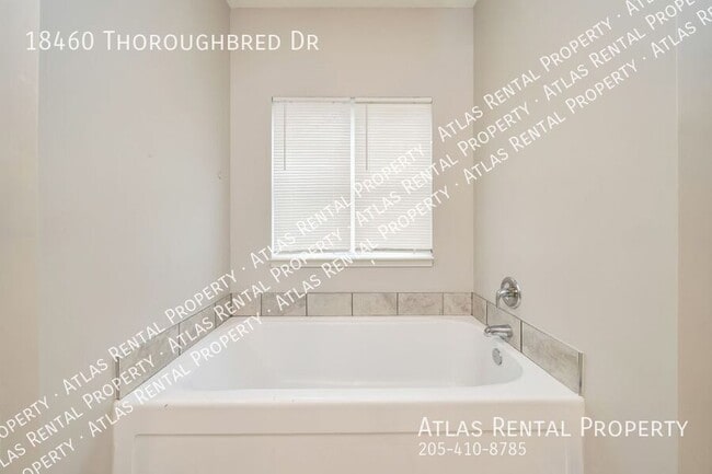 Building Photo - 18460 Thoroughbred Dr