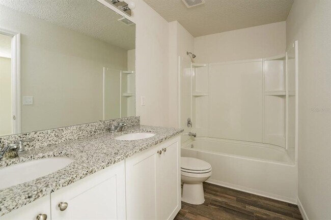 Building Photo - 2660 W Bravura Dr