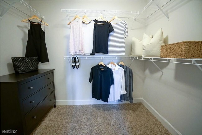 Building Photo - 8050 SW 72nd Ave