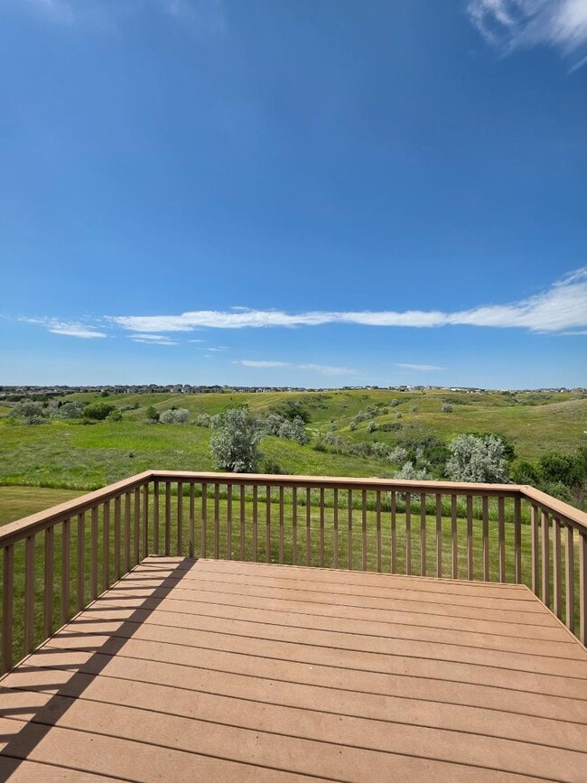 Building Photo - 1628 Valley Dr