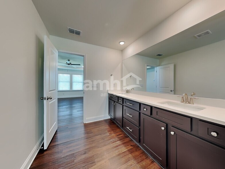 Building Photo - 689 Alcovy Ml Pk