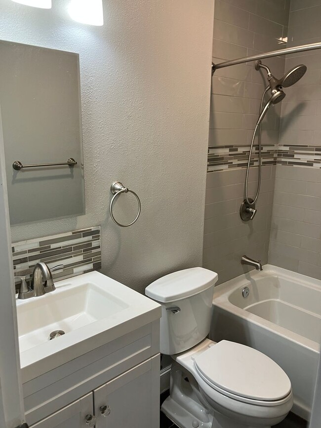Building Photo - 321 Magnolia Ct NW