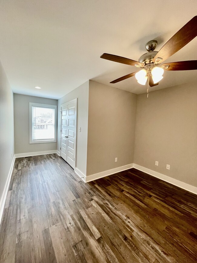 Building Photo - 33 Zentry Pl