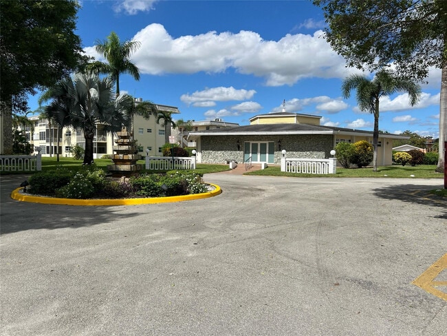 Building Photo - 4299 NW 16th St