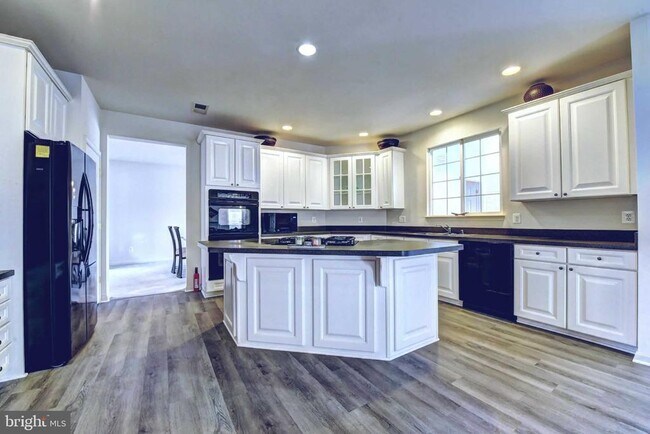 Building Photo - 110 Hunton Dr