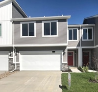 Building Photo - 9754 Crowning Dr