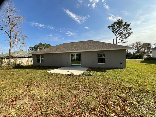 Building Photo - Custom Home - Desirable SE Ocala Neighborhood 3/2/2 **Won't Last**