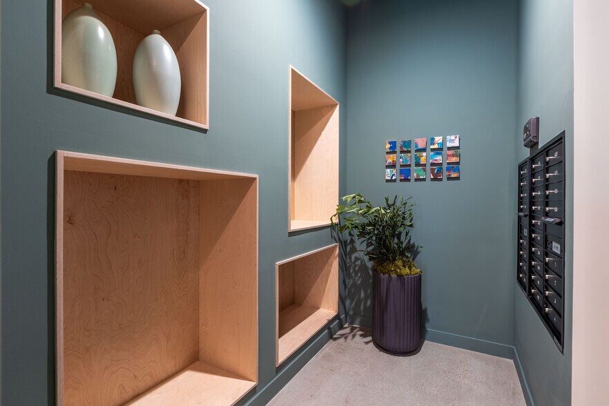 Building Photo - 1712 Oak Ave