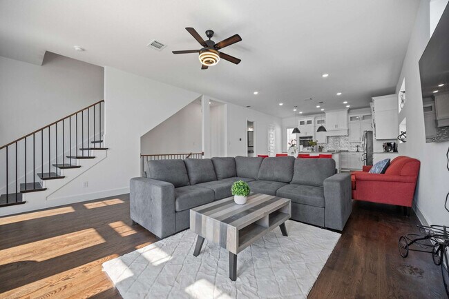 Building Photo - 516 Secretariat Dr