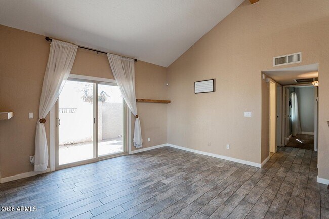 Building Photo - 2019 W Lemon Tree Pl