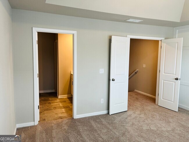 Building Photo - 33 Cobalt Ln