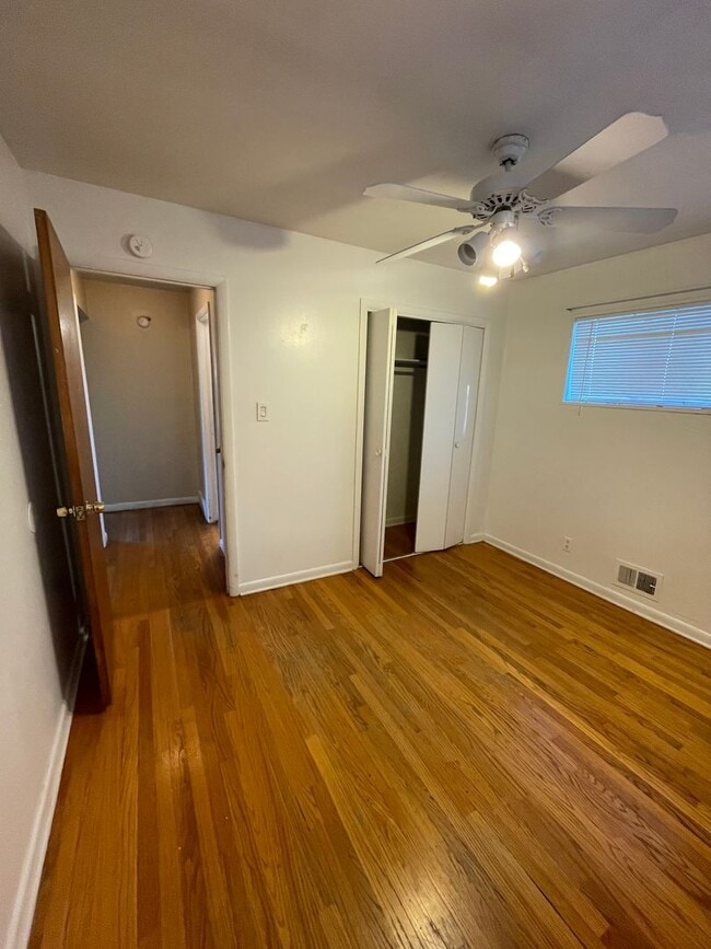 Building Photo - 4 Bed 2 Bath Ranch style Home Available Oc...