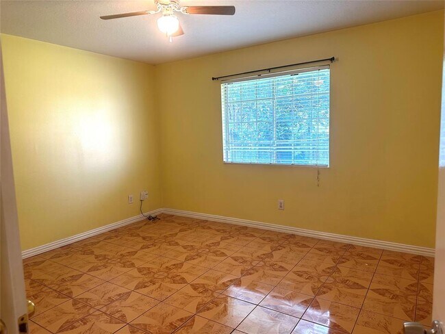 Building Photo - 6235 Sutton Meadows Dr
